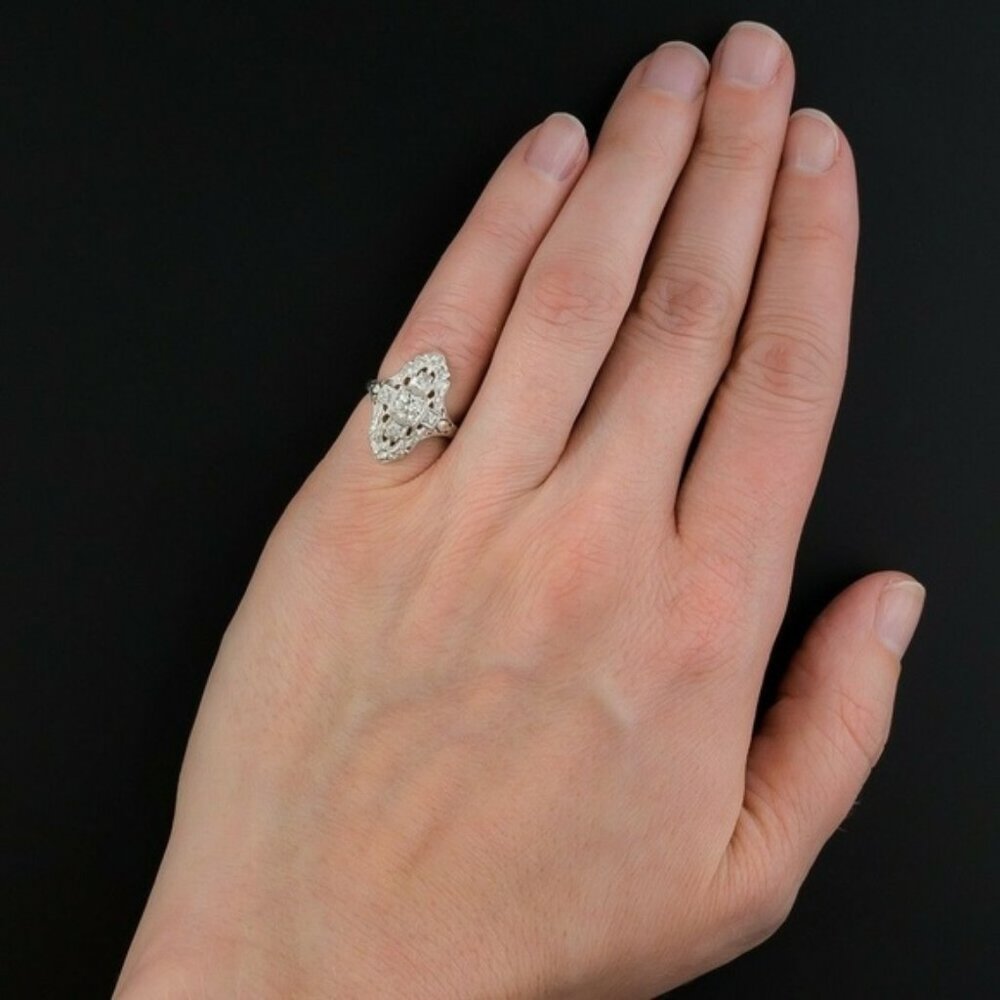 New Silver Round Cut White Sapphire Ring - Picture 4 of 6